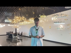 Sala de exposições da fábrica do candelabro do pendente