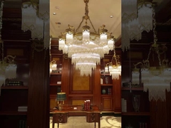 Grande candelabro do foyer