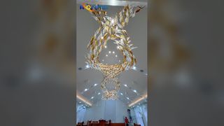 Lustre de fita de cristal artístico personalizado para salões de banquetes, clubes, lobbies de hotéis, departamento de vendas