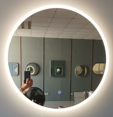 Luz acrílica do espelho do banheiro do diodo emissor de luz do círculo para vestir a área
