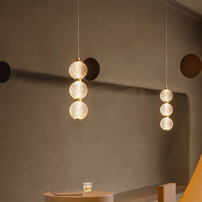Moderno estilo acrílico e candelabro de latão para casas e espaços comerciais