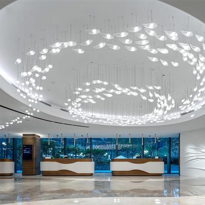 Lâmpada de peixe de tema oceânico sob medida Lâmpada de teto Lâmpada de candelabros Galerias de arte Sala de reuniões