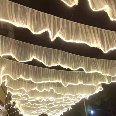 White Light S Strip Wedding Ceiling Curtain For Dance Hall Wedding Event Party Hall Decor With Led Light Strip (Cortina de teto de casamento de luz branca com tira de luz LED)