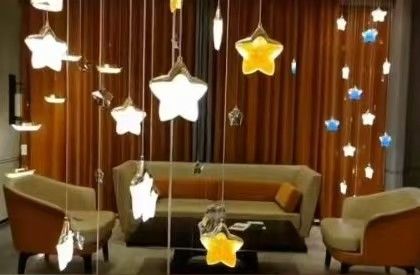 Lâmpada de vidro antiga, estrela de lua, céu estrelado, lâmpada de cama, escada, restaurante, bar, balcão, villa, duplex.