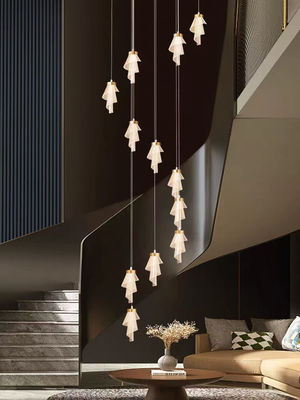 Sala de estar moderna Vila acrílica giratória escada luz Led Art flor lustre acrílico Custom ouro luxo hotel escada luz decorativa