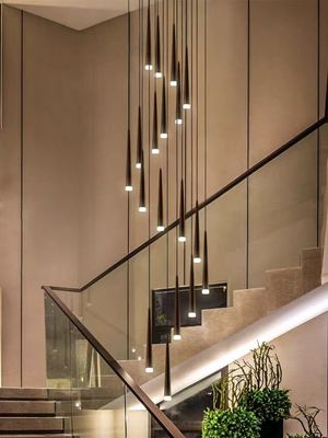 Escalão Lustre giratório LED negro cónico Loft Apartamento Lustre tubo Lustre longo