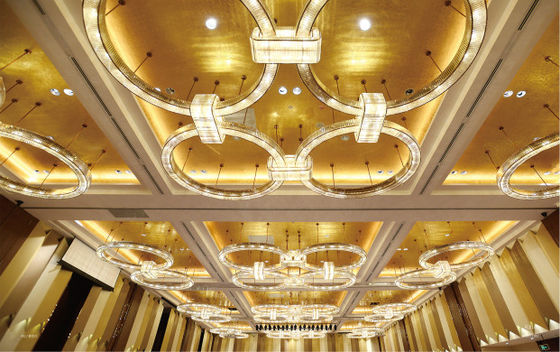 Custom Hotel Large Modern Luxury Ring Lustreiros Pendentes Luz Lâmpada Big Lighting Cristal Lustreiro Lustreiro não padrão personalizado para lobby do hotel