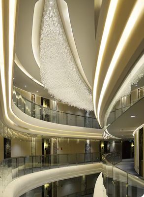 Modern Hotel Lobby Casamento Sala de banquetes Especial Artístico Custom Cristal Lâmpadas Hotel Engenharia Light Chain Cristal LED teto Lâmpadas